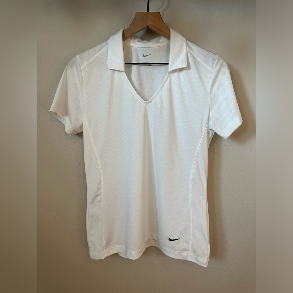 Nike Women's White Golf Tee